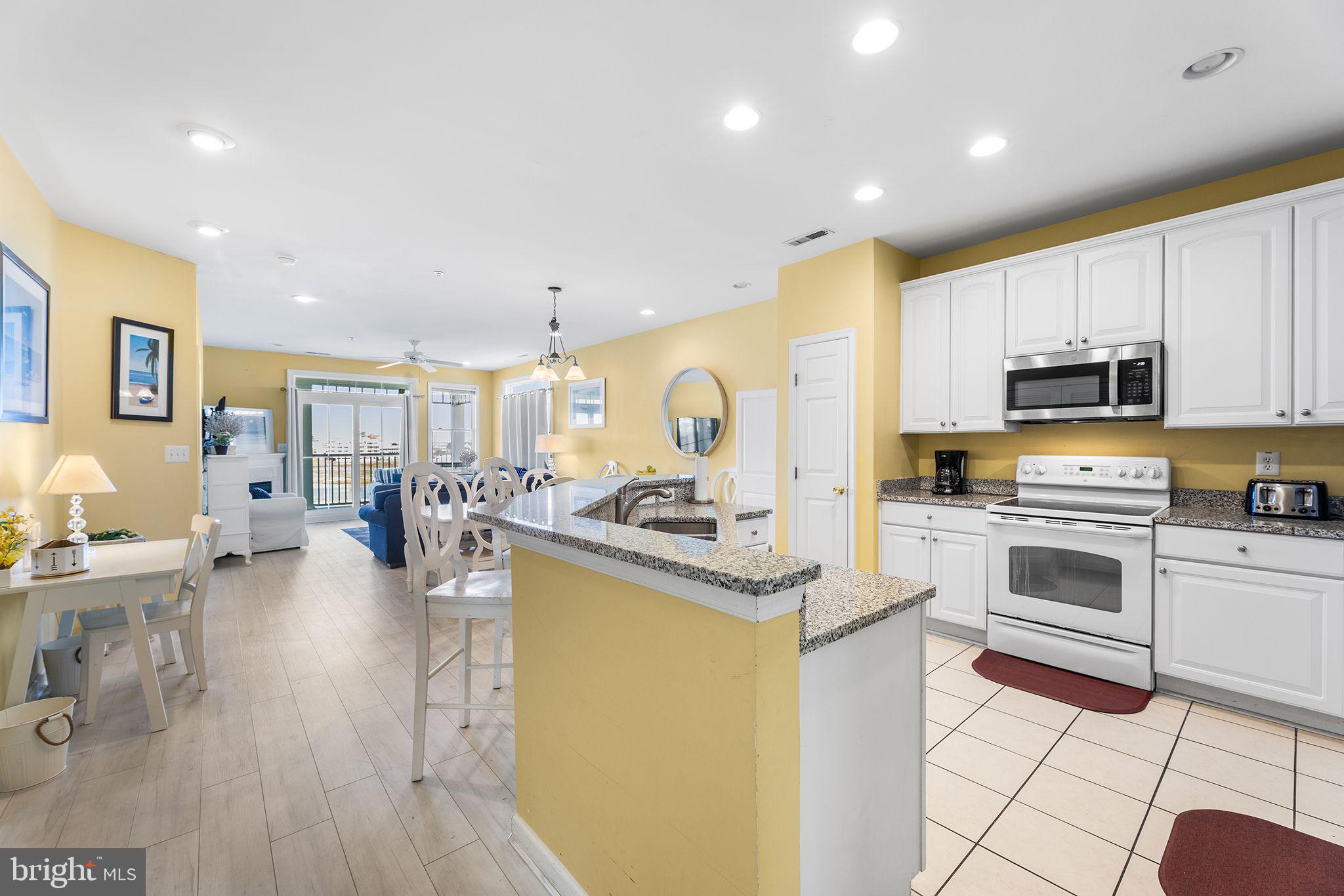 6 HIDDEN COVE WAY 5E