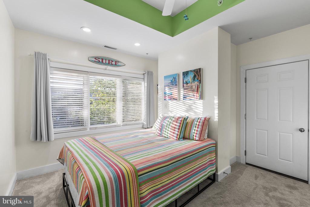 11 54TH STREET 203