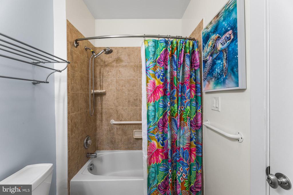 11 54TH STREET 203