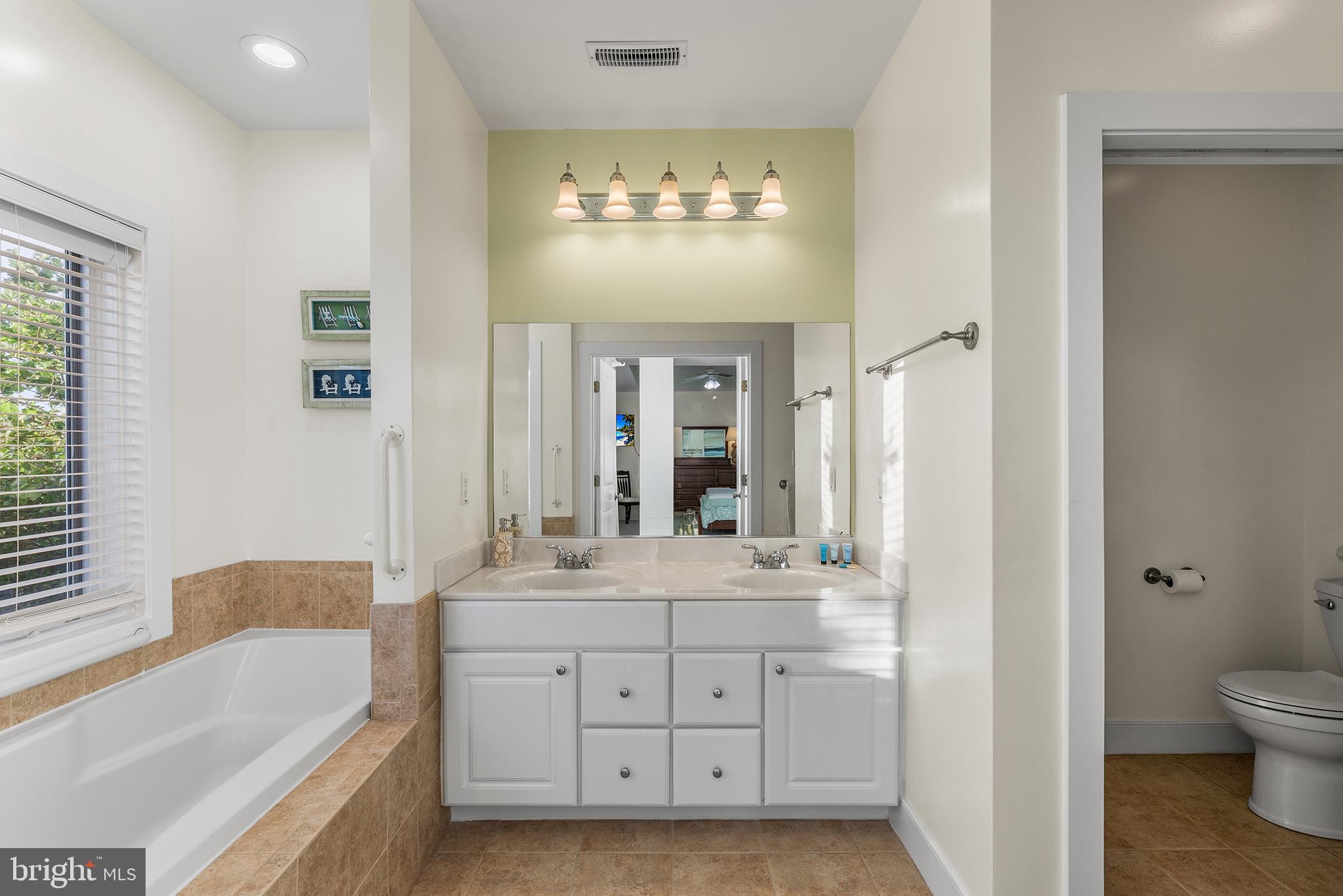 11 54TH STREET 203