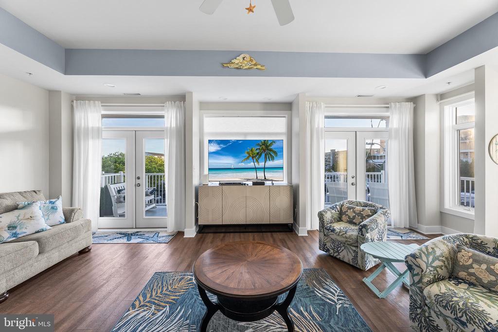 11 54TH STREET 203