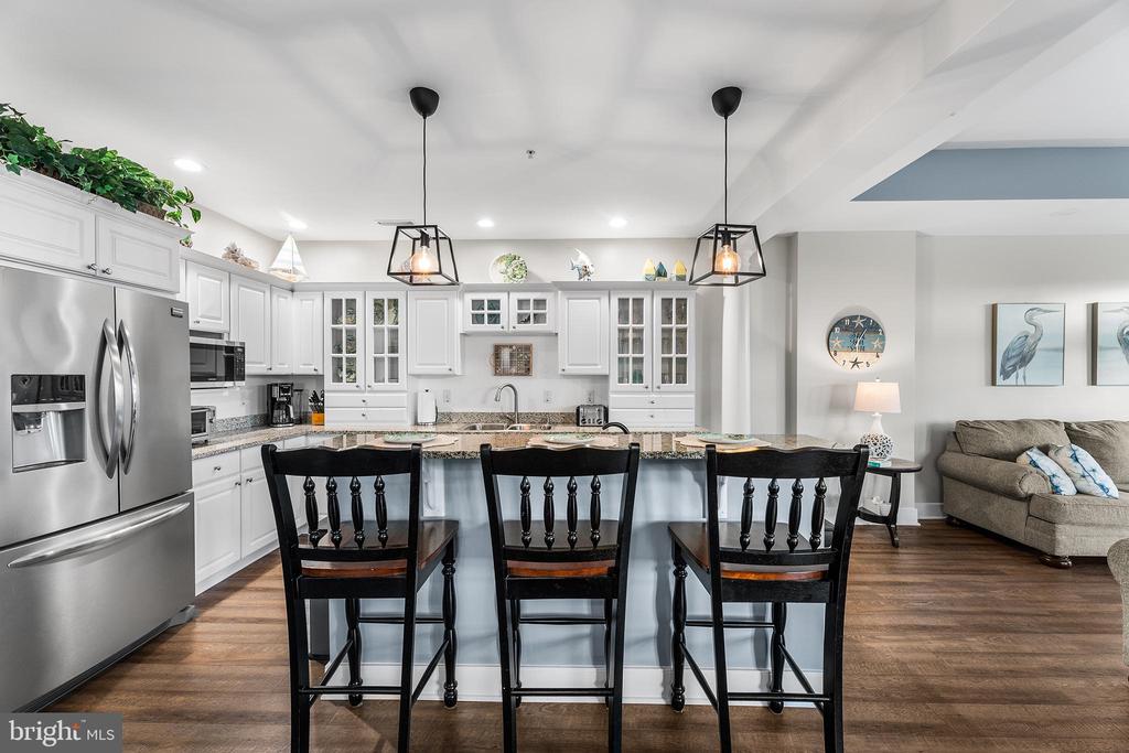 11 54TH STREET 203