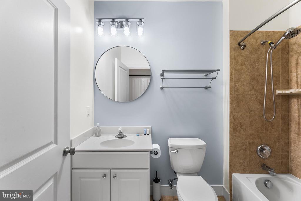 11 54TH STREET 203