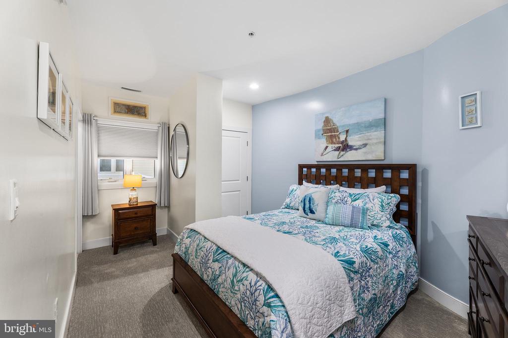 11 54TH STREET 203