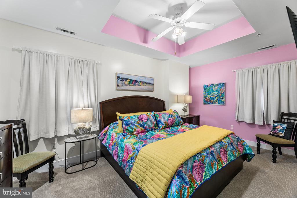 11 54TH STREET 203