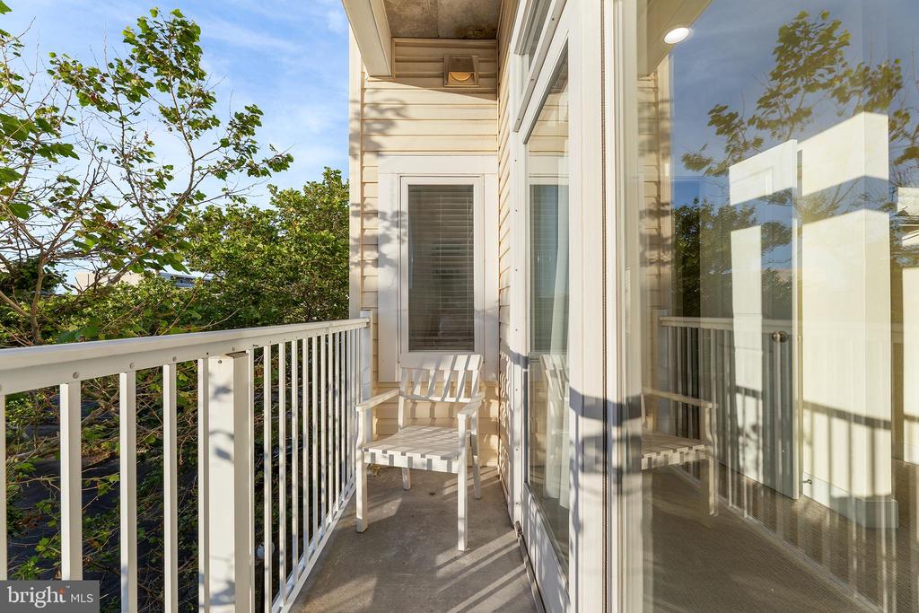 11 54TH STREET 203