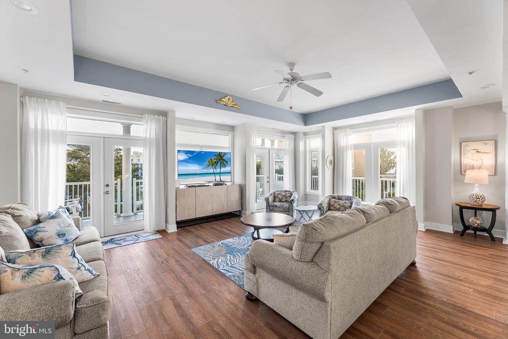 11 54TH STREET 203