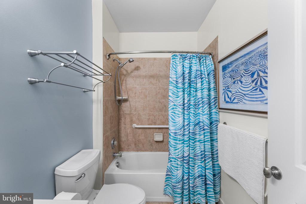 11 54TH STREET 203