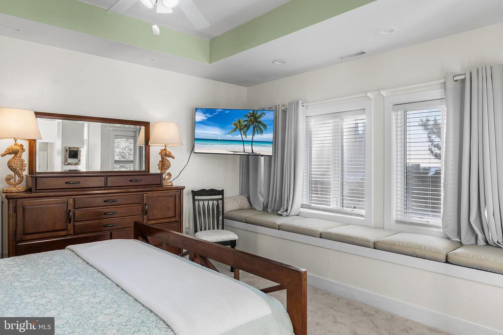 11 54TH STREET 203