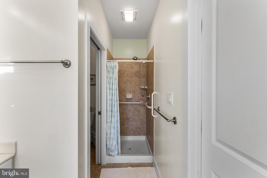 11 54TH STREET 203