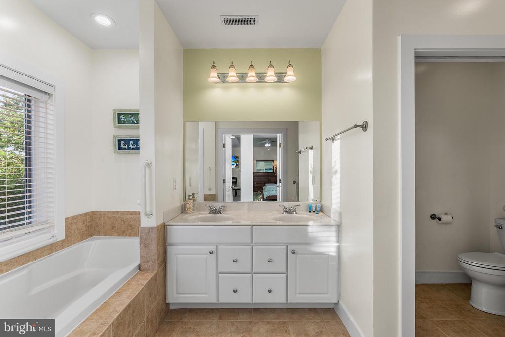 11 54TH STREET 203