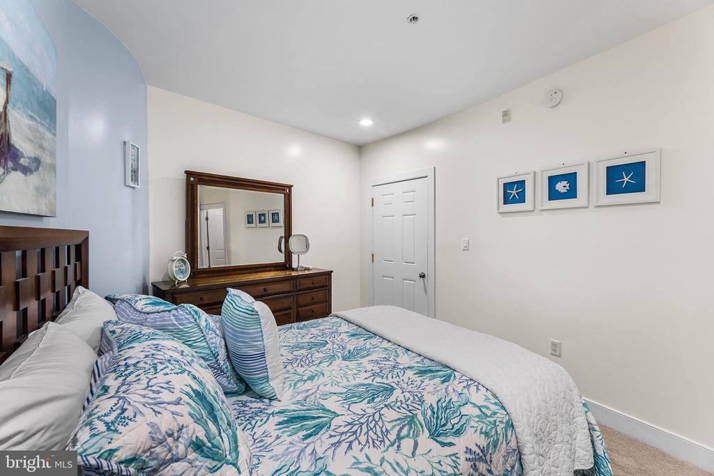 11 54TH STREET 203