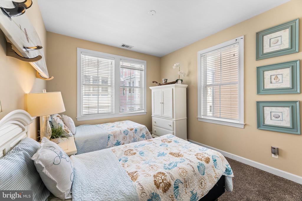 5 BEACH SIDE MEWS