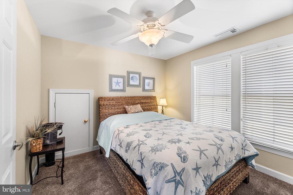 5 BEACH SIDE MEWS