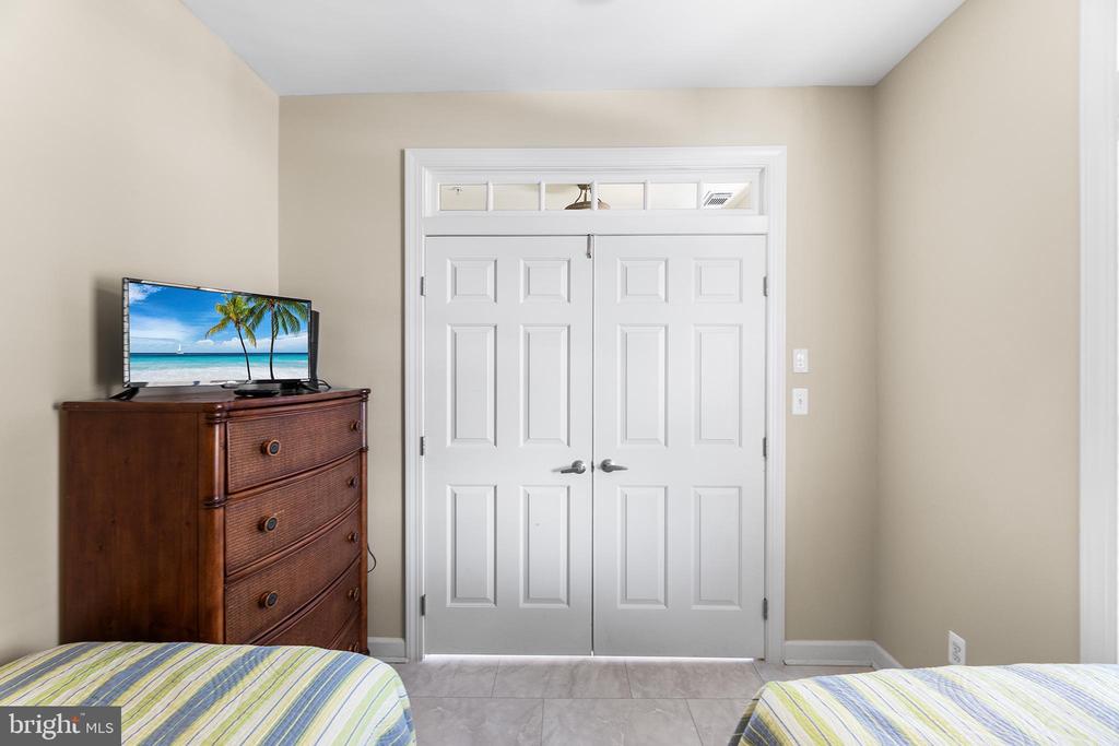 5 BEACH SIDE MEWS