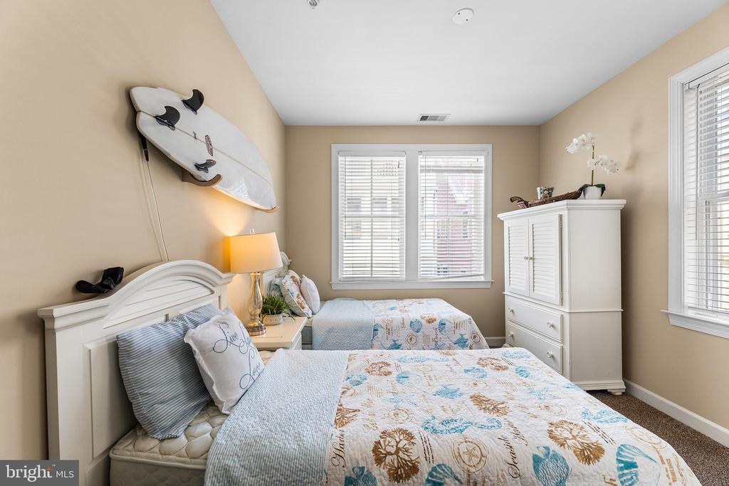 5 BEACH SIDE MEWS