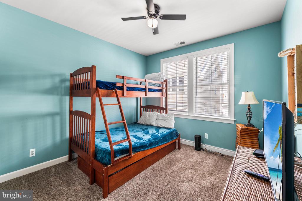 5 BEACH SIDE MEWS