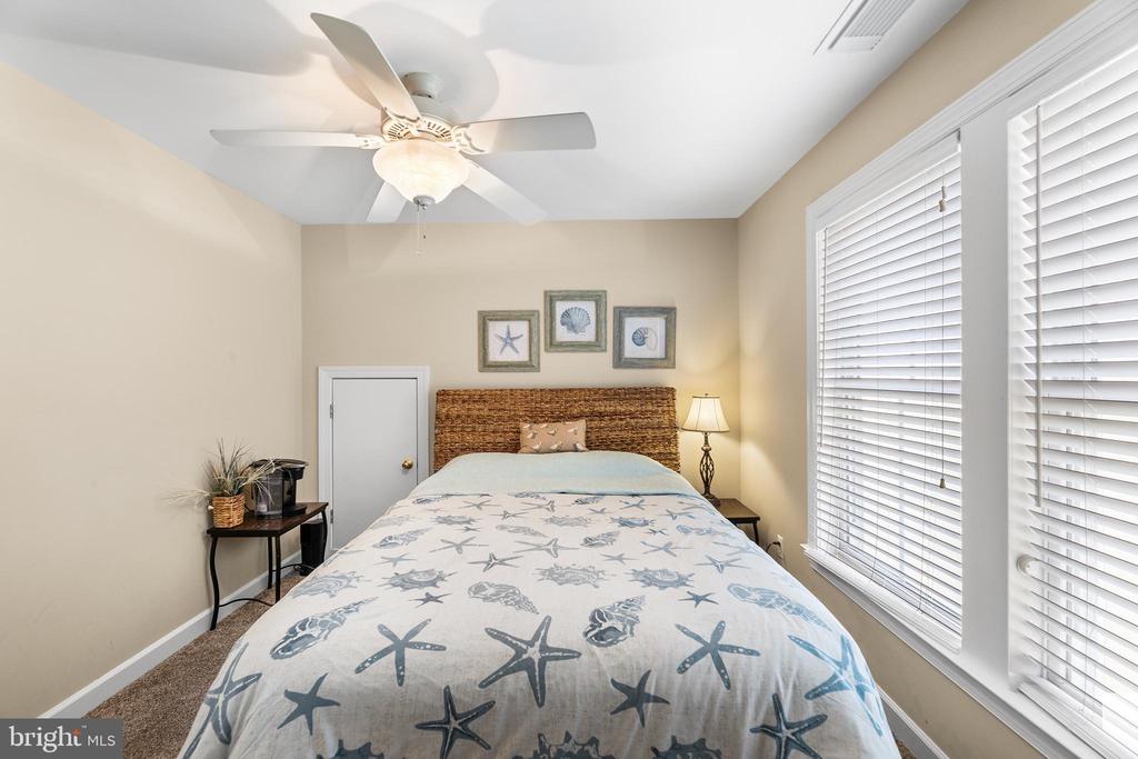 5 BEACH SIDE MEWS
