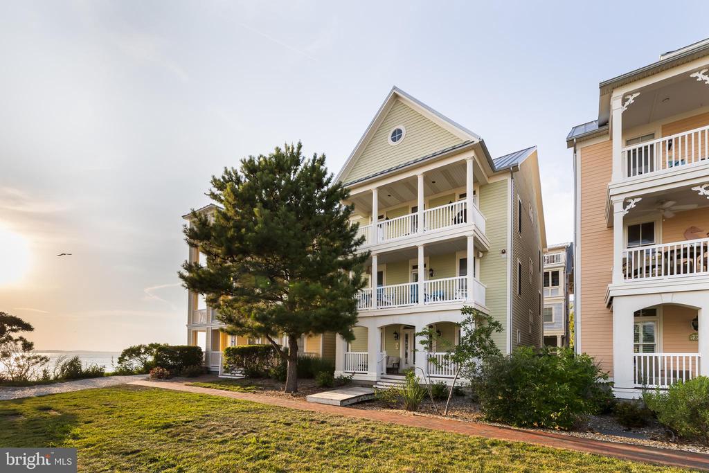 5 BEACH SIDE MEWS