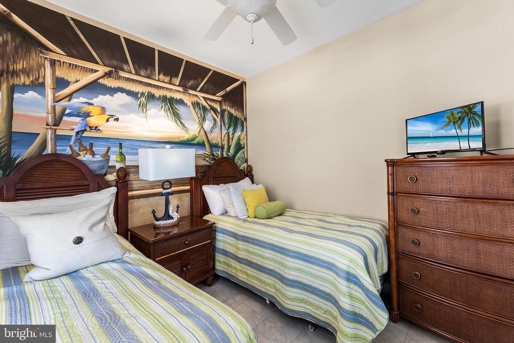 5 BEACH SIDE MEWS
