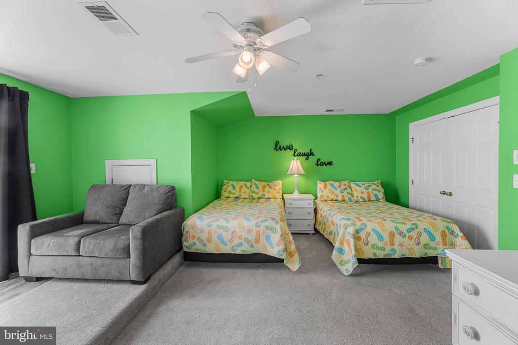 35 SEASIDE DRIVE