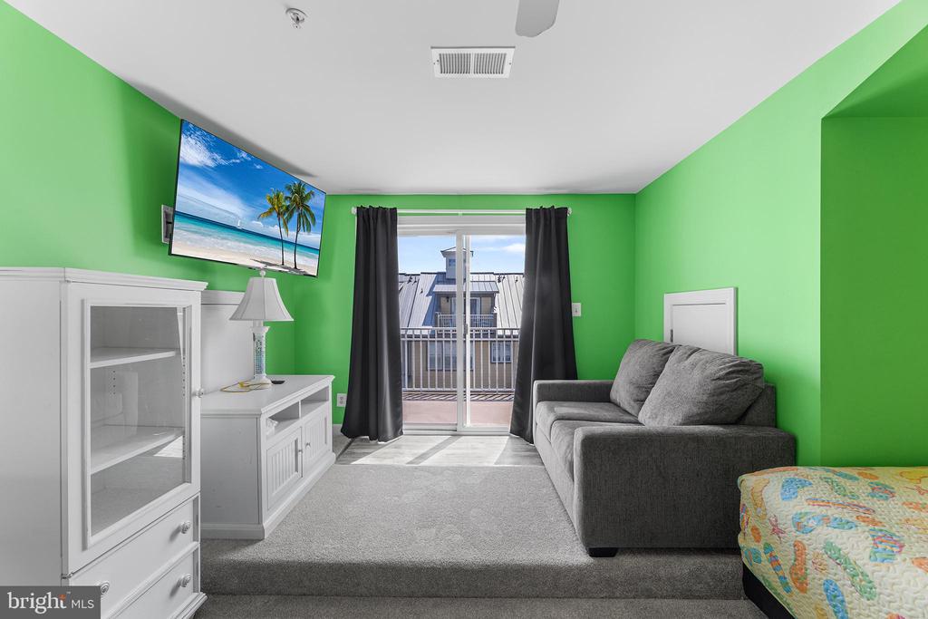 35 SEASIDE DRIVE