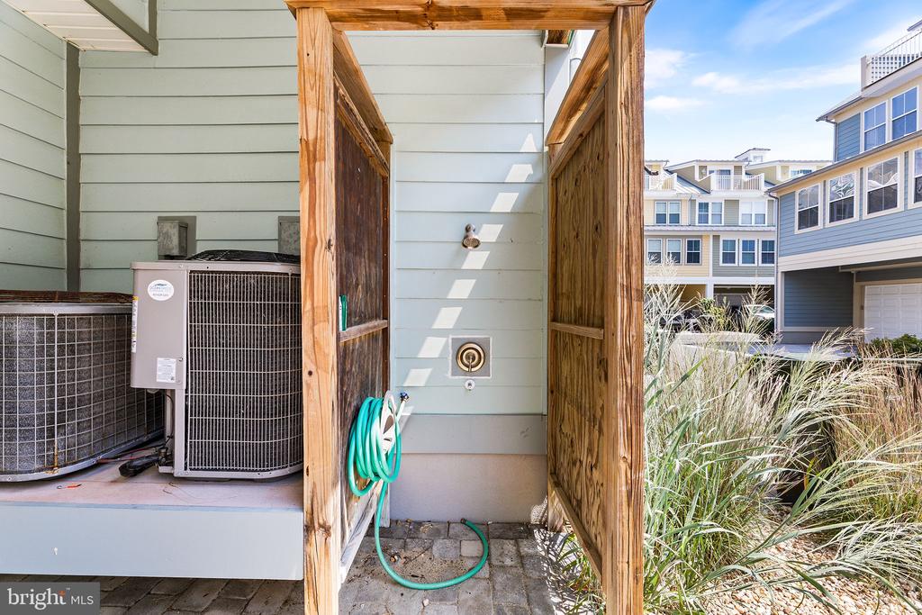 35 SEASIDE DRIVE