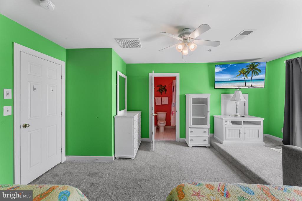 35 SEASIDE DRIVE