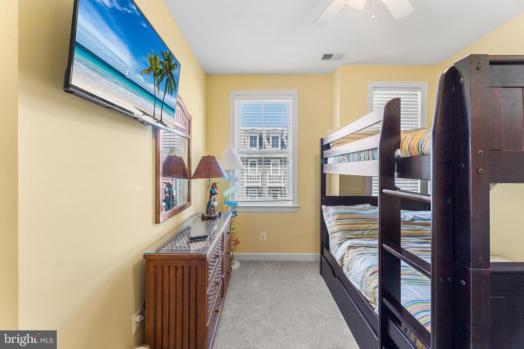 35 SEASIDE DRIVE
