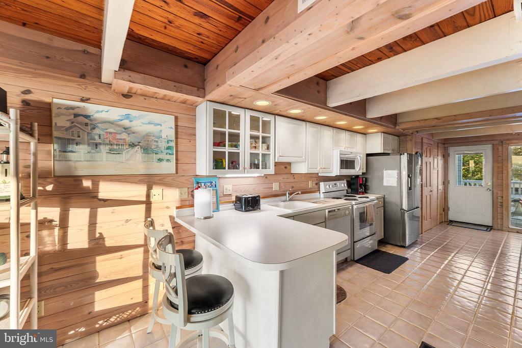 5305 ATLANTIC AVENUE Unit: 5
