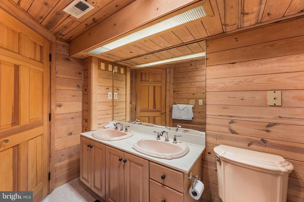 5305 ATLANTIC AVENUE Unit: 5