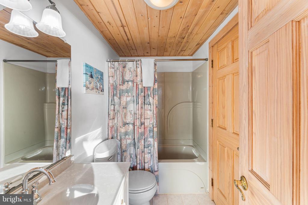 5305 ATLANTIC AVENUE Unit: 5