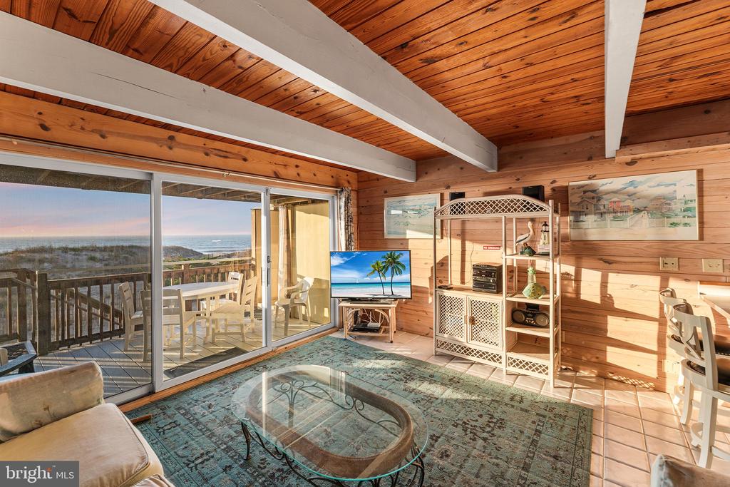 5305 ATLANTIC AVENUE Unit: 5