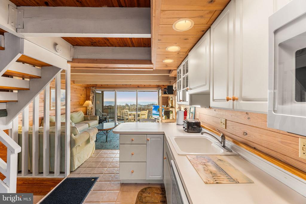 5305 ATLANTIC AVENUE Unit: 5