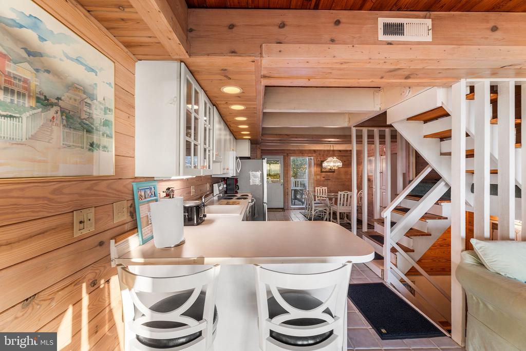 5305 ATLANTIC AVENUE Unit: 5
