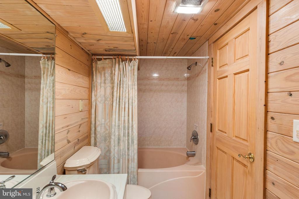 5305 ATLANTIC AVENUE Unit: 5