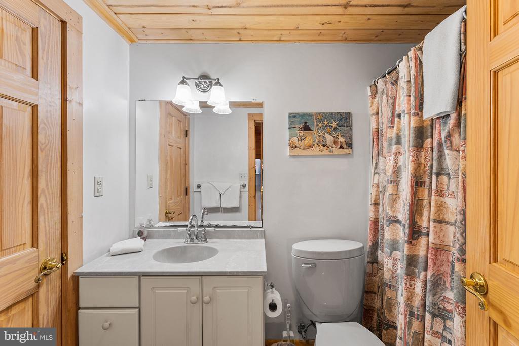 5305 ATLANTIC AVENUE Unit: 5