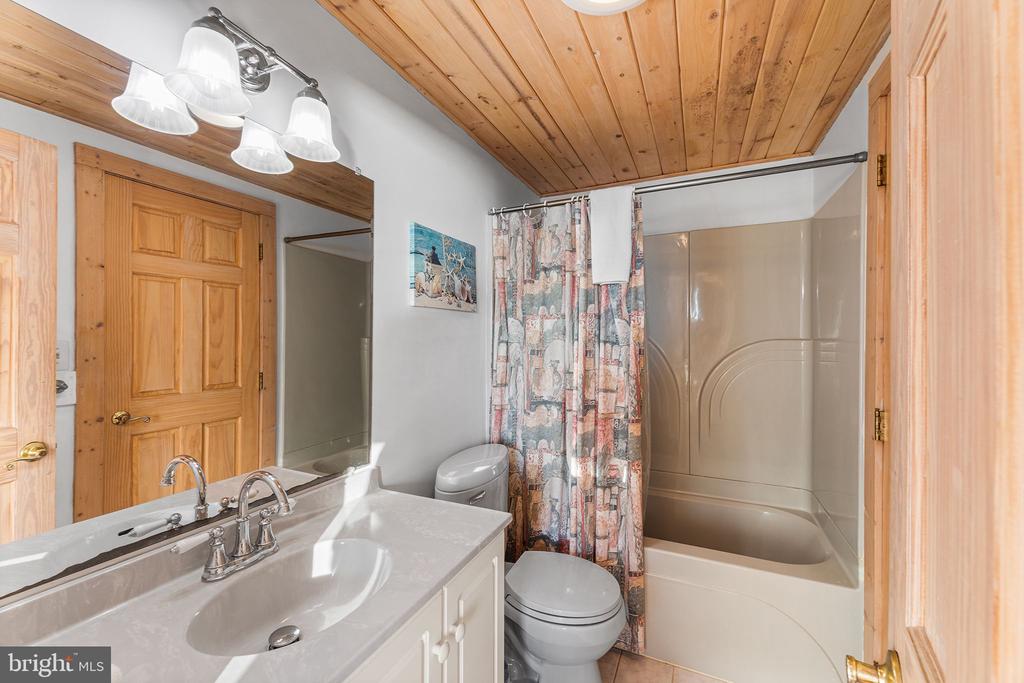 5305 ATLANTIC AVENUE Unit: 5