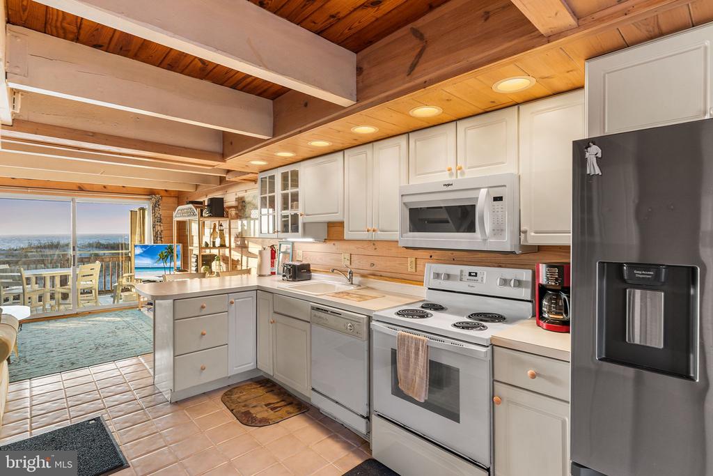 5305 ATLANTIC AVENUE Unit: 5