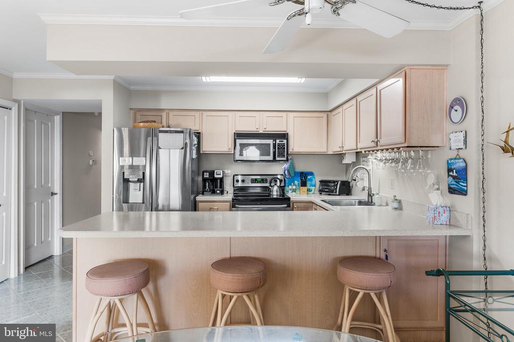 6401 ATLANTIC AVENUE Unit: 404