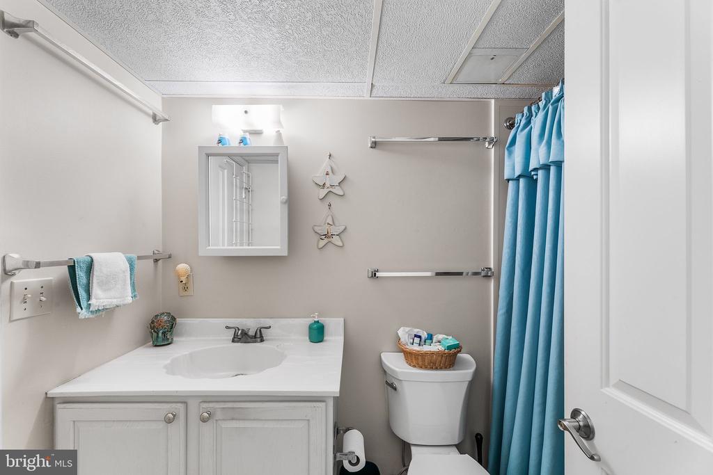 6401 ATLANTIC AVENUE Unit: 404