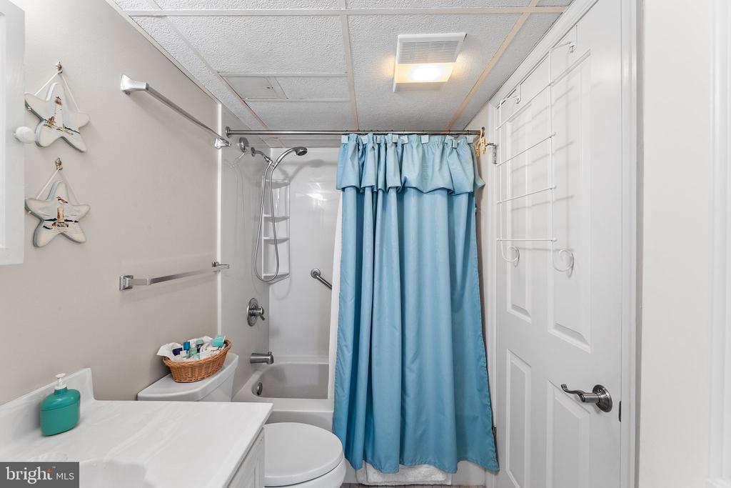 6401 ATLANTIC AVENUE Unit: 404
