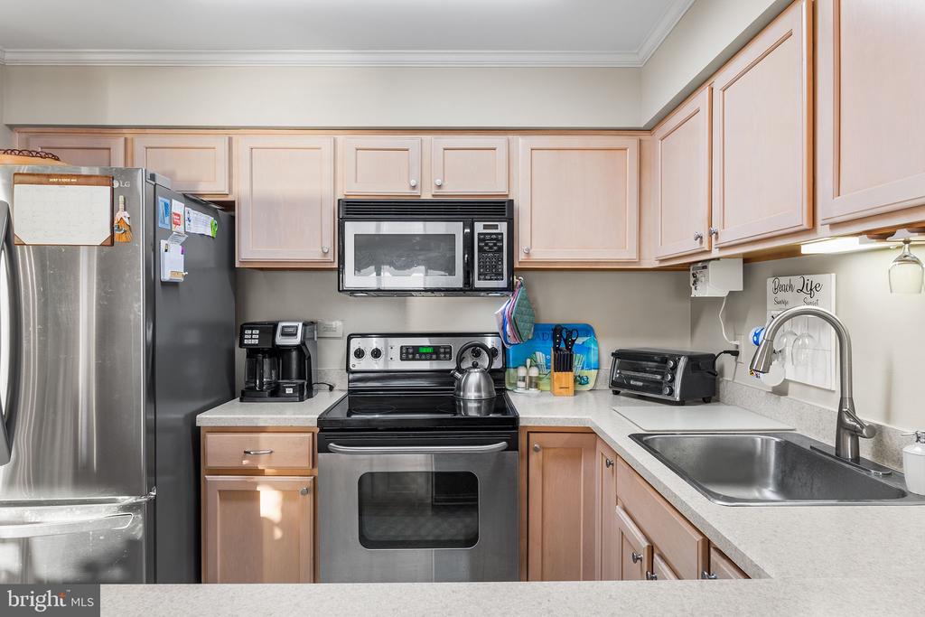 6401 ATLANTIC AVENUE Unit: 404