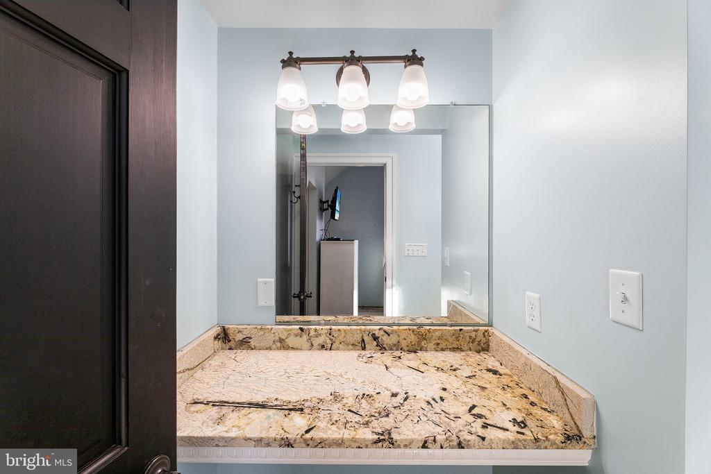 103 WILMINGTON LANE Unit: 5