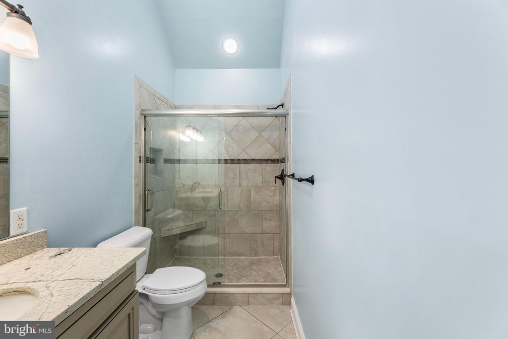 103 WILMINGTON LANE Unit: 5