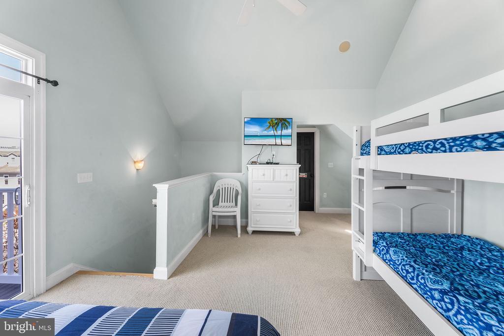 103 WILMINGTON LANE Unit: 5