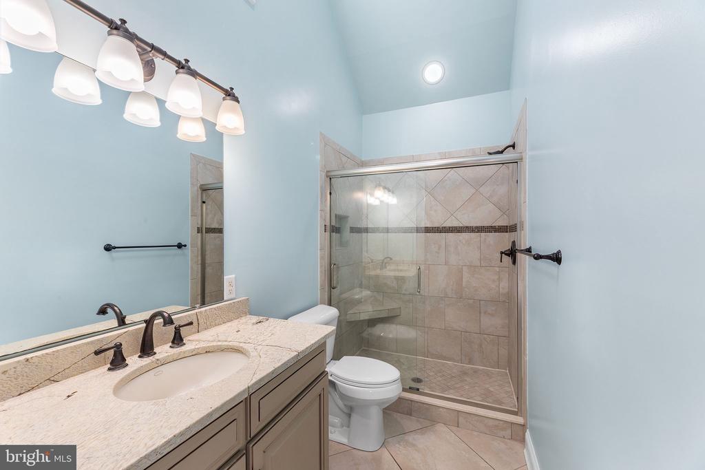 103 WILMINGTON LANE Unit: 5