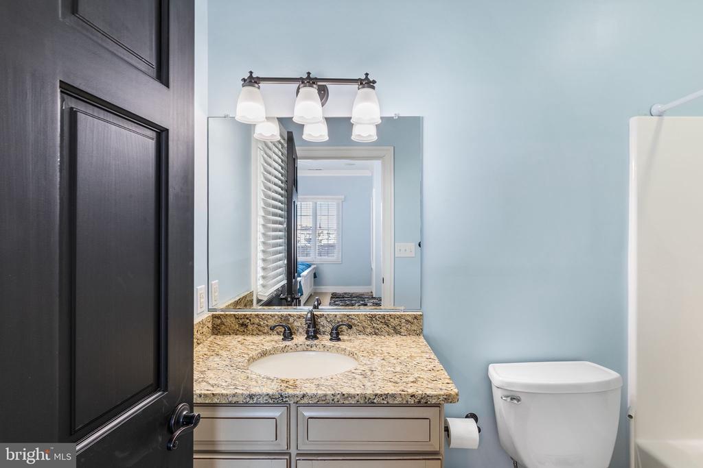 103 WILMINGTON LANE Unit: 5