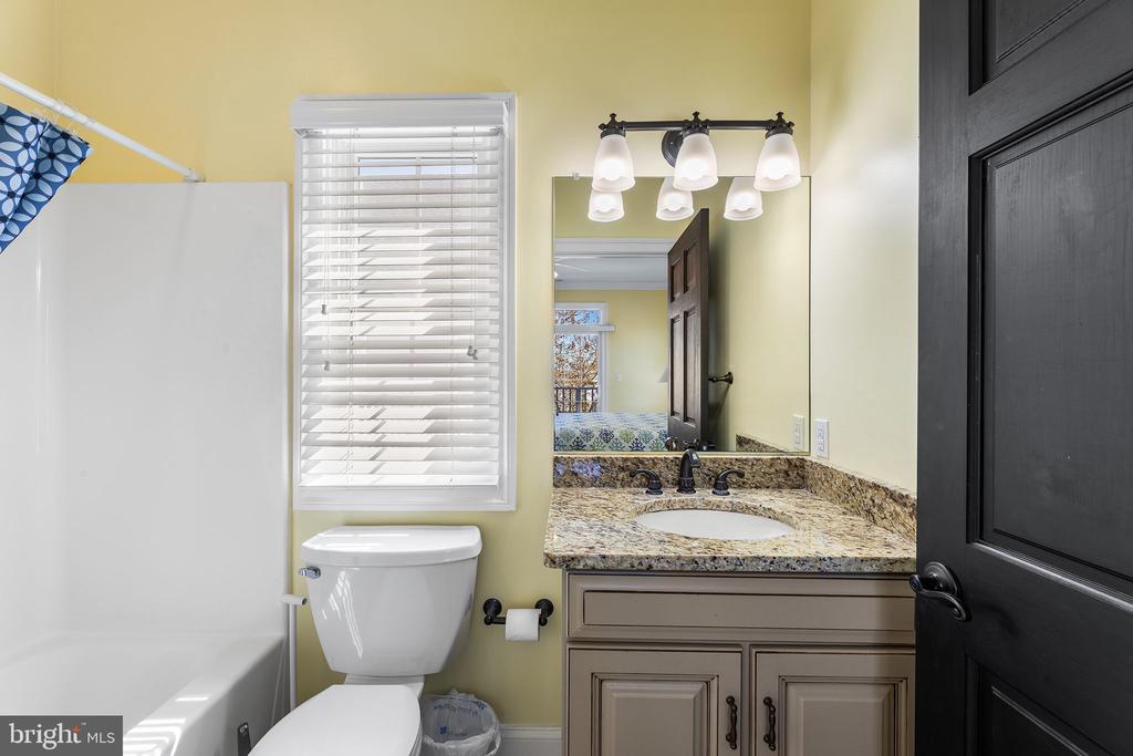 103 WILMINGTON LANE Unit: 5