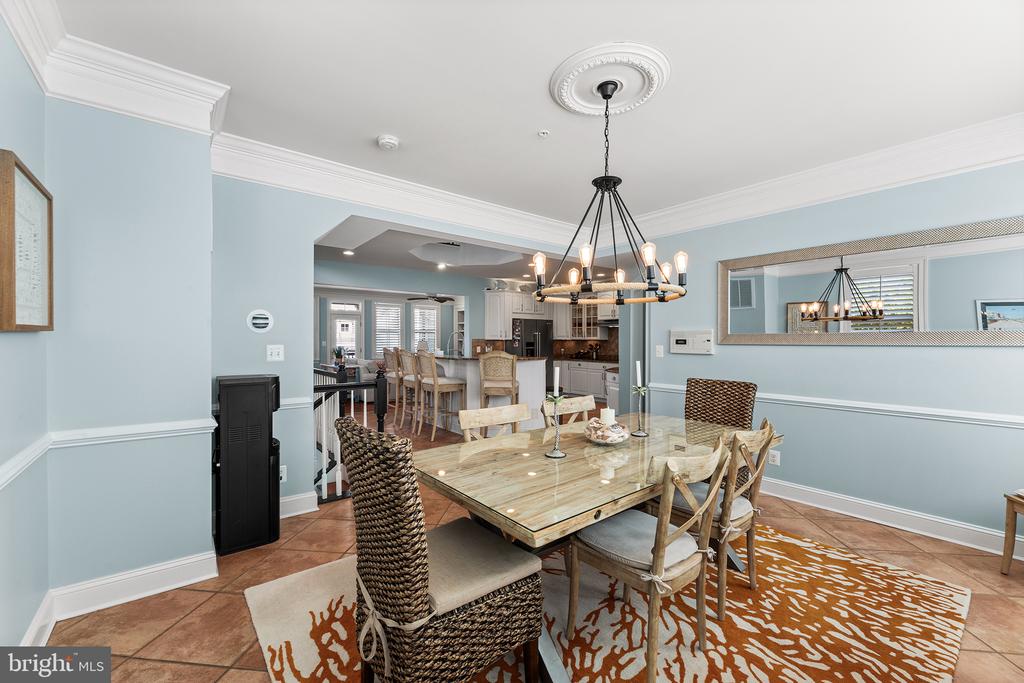 10 SHORE POINT DRIVE